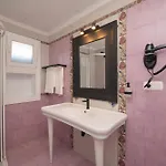 Coliving Casa Privada בית אירוח *